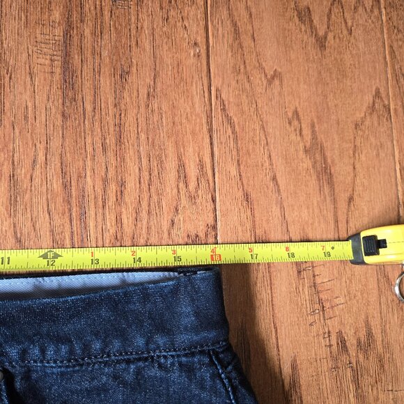 Croft & Barrow The Classic Skort Mid Stretch Super Dark Denim Wash Size 10 - Picture 7 of 9
